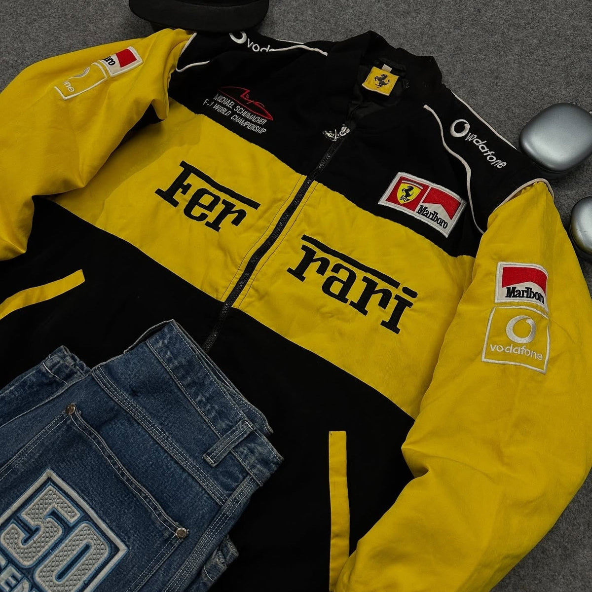 Vintage racing jacket zwart-geel – gewatteerde jas met patches