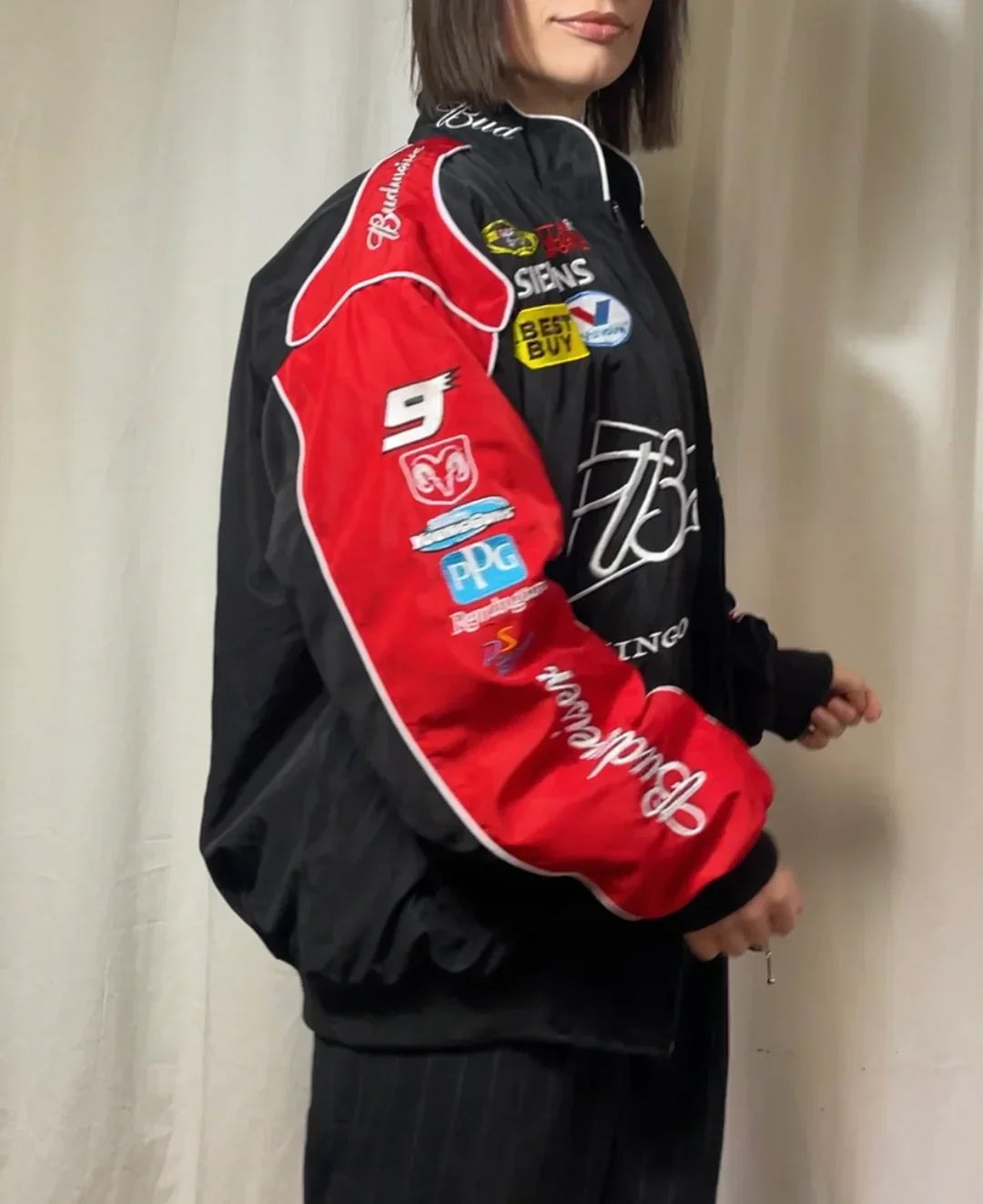 Vintage racing jacket zwart-rood – gewatteerde jas vol patches